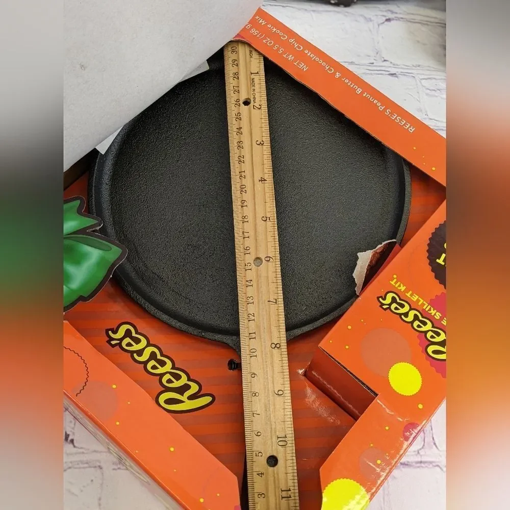 Cast Iron Skillet Reese's Chips Cookie Baking Pan (Cookie Mix Not Included)